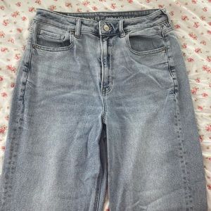 American Eagle Mom Straight Jean